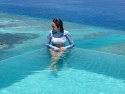 7 Pesona Gisel yang Liburan ke Maldives Tanpa Gempi