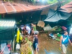 Hujan Deras, Senderan Rumah Warga Jebol-Satu Orang Terluka