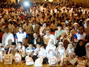 Kala Ratusan Anak Yatim Semringah Terima Santunan