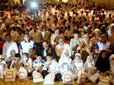 Kala Ratusan Anak Yatim Semringah Terima Santunan
