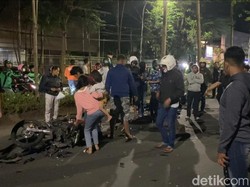 Pemotor Hindari Razia Knalpot Brong di Makassar Tabrakan, 2 Orang Luka