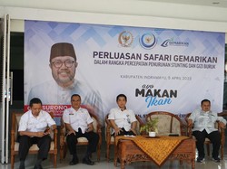 Cegah Stunting, Anggota DPR Ono Surono Ajak Warga Makan Ikan