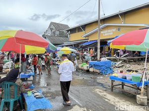 Bongkar 250 Lapak Liar Pasar Lakessi, TP: Ada Pungutan Tak Masuk Kas Daerah Bongkar 250 Lapak Liar Pasar Lakessi, TP: Ada Pungutan Tak Masuk Kas Daerah