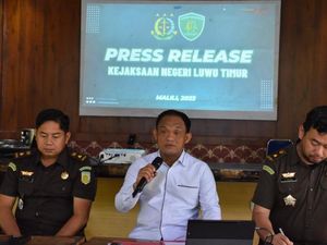 Kejari Luwu Timur Tetapkan 2 Tersangka Mafia Pupuk Subsidi Rp 903 Juta