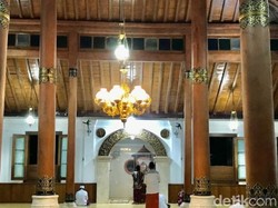 Menengok Masjid Agung Usia 2 Abad yang Jadi Saksi Bisu Syiar Islam Kota Kediri