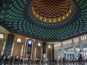 Masjid Al Akbar Surabaya Siap Tampung 40 Ribu Jemaah Qiyamul Lail Masjid Al Akbar Surabaya Siap Tampung 40 Ribu Jemaah Qiyamul Lail