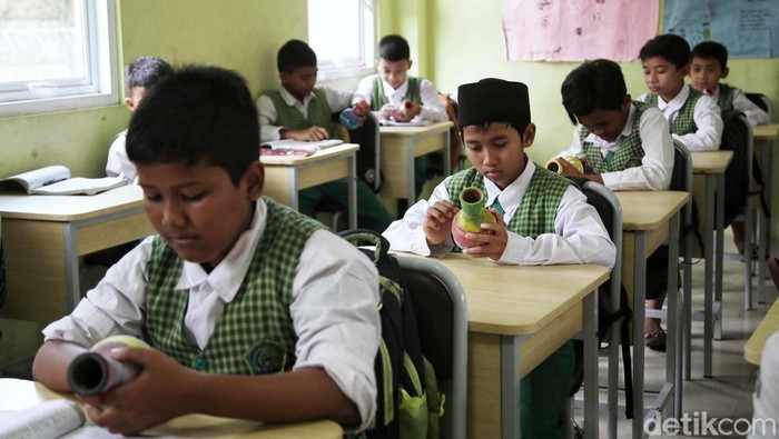 Jakarta, Kabar untuk Siswa Madrasah, Belajar dari Rumah Dulu ya Mulai 1 September!