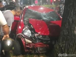 2 Pemotor Ditabrak Mobil Brio di Jalan Diponegoro Medan Tewas 2 Pemotor Ditabrak Mobil Brio di Jalan Diponegoro Medan Tewas