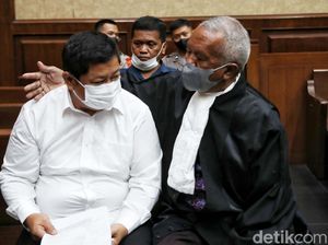 Rijatono Penyuap Lukas Enembe Pikir-pikir Banding Usai Divonis 5 Tahun Bui