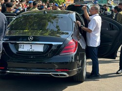 Setelah Prabowo, Kini Giliran Zulhas Diajak Jokowi Naik Mobil RI 1