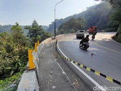 Waspada! Guard Rail Cadas Pangeran Dicopot untuk Perbaikan
