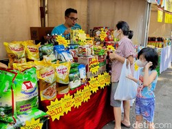 Pasar Murah di Kecamatan Burangrang Bandung Diserbu Warga