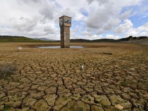 Potret Bendungan di Tunisia yang Kini Tandus