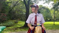 Bikin Gemes, Begini Penampilan Prilly Latucosina Berseragam ala Anak SD
