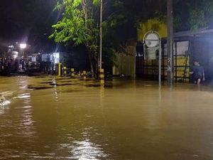 Kali Meluap, Labuan Bajo Terendam Banjir