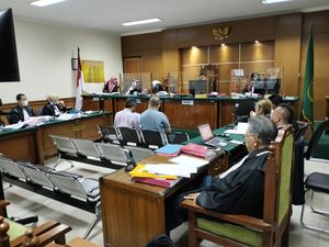 Perusahaan Benny Tjokro Setor Miliaran ke Calo Tanah Kasus Eks Kepala BPN Lebak Perusahaan Benny Tjokro Setor Miliaran ke Calo Tanah Kasus Eks Kepala BPN Lebak