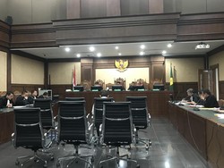 Rijatono Lakka Didakwa Suap Lukas Enembe Rp 35,4 Miliar