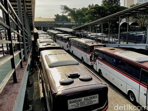 Ini Prakiraan Harga Bus Jelang Mudik 2023 di Terminal Leuwipanjang