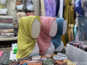 10 Model Hijab di Tanah Abang dan Thamrin City, Cocok untuk Lebaran 2023 10 Model Hijab di Tanah Abang dan Thamrin City, Cocok untuk Lebaran 2023