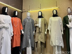 Berburu Baju Lebaran di Pasar Tanah Abang & Thamrin City, Tunik Ini Jadi Tren