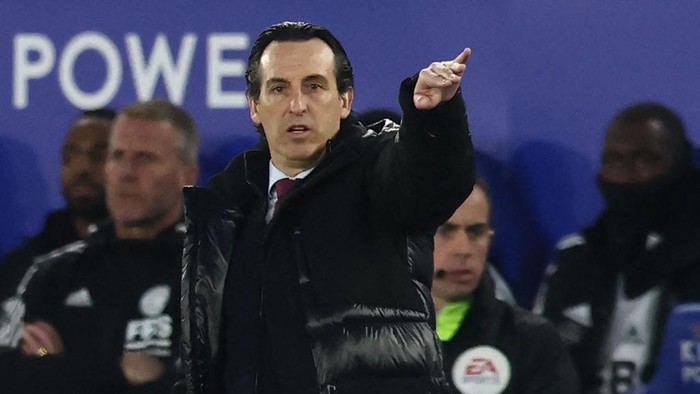Aston Villas Spanish head coach Unai Emery gestures on the touchline during the English Premier League football match between Leicester City and Aston Villa at King Power Stadium in Leicester, central England on April 4, 2023. (Photo by Darren Staples / AFP) / RESTRICTED TO EDITORIAL USE. No use with unauthorized audio, video, data, fixture lists, club/league logos or live services. Online in-match use limited to 120 images. An additional 40 images may be used in extra time. No video emulation. Social media in-match use limited to 120 images. An additional 40 images may be used in extra time. No use in betting publications, games or single club/league/player publications. /  (Photo by DARREN STAPLES/AFP via Getty Images)