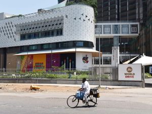 Apple Store Pertama Siap Dibuka di India, Kapan Indonesia?