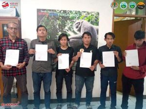 6 Pendaki Pelaku Bom Asap Dilarang Naik Gunung Selama 3 Tahun 6 Pendaki Pelaku Bom Asap Dilarang Naik Gunung Selama 3 Tahun