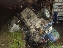 Avanza Ringsek Tertabrak KA di Lamongan, Sempat Terseret hingga 20 Meter