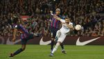 Benzema Hattrick, Real Madrid Pesta Gol di Markas Barcelona