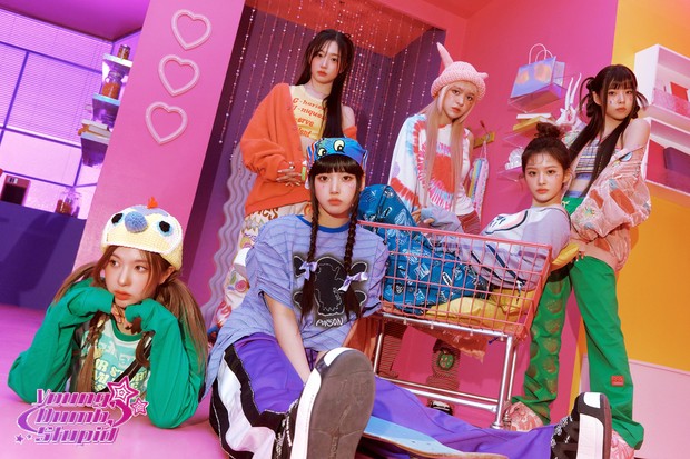 Concept photo NMIXX 'Young, Dumb, Stupid'/ Foto: twitter.com/NMIXX_official Concept photo NMIXX 'Young, Dumb, Stupid'/ Foto: twitter.com/NMIXX_official