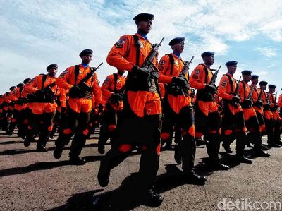 Potret Defile Pasukan di Gladi Bersih HUT ke-77 TNI AU