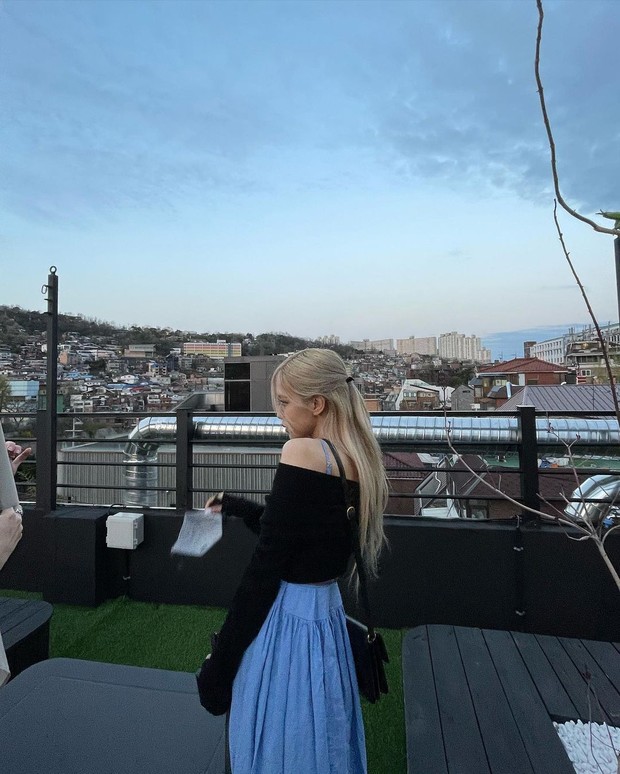 Styling summer dress ala Rosé Blackpink/