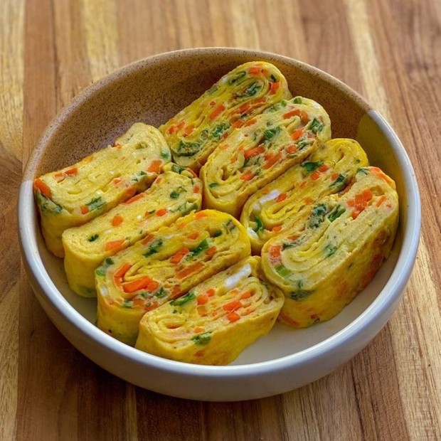 Gyeran mari Gyeran mari atau telur gulung khas Korea bisa jadi inspirasi menu makanan sahur