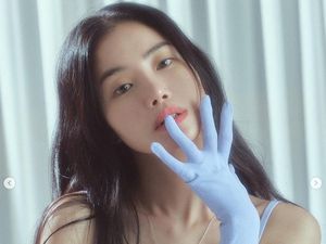 Foto Aktris Korea Ini Tuai Perdebatan, Puting Terlihat dari Baju Renang