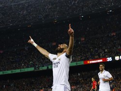 Real Madrid Gilas Barcelona 4-0 di Camp Nou, Benzema Hattrick
