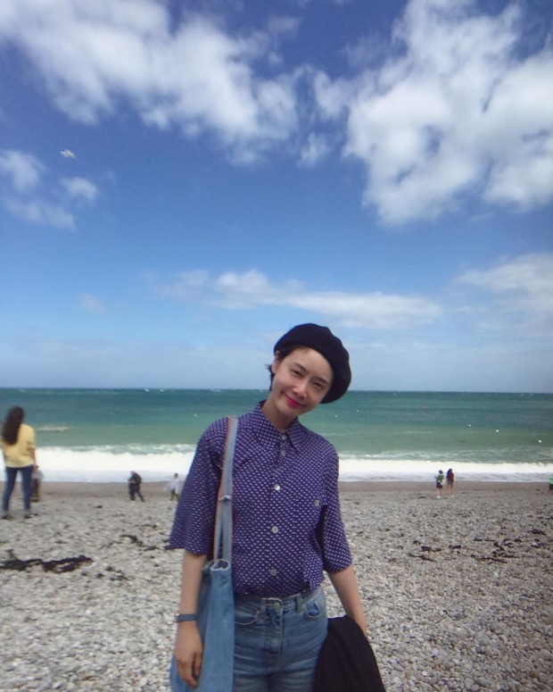 Kim Hieora saat di pantai/Sumber: IG @hereare0318