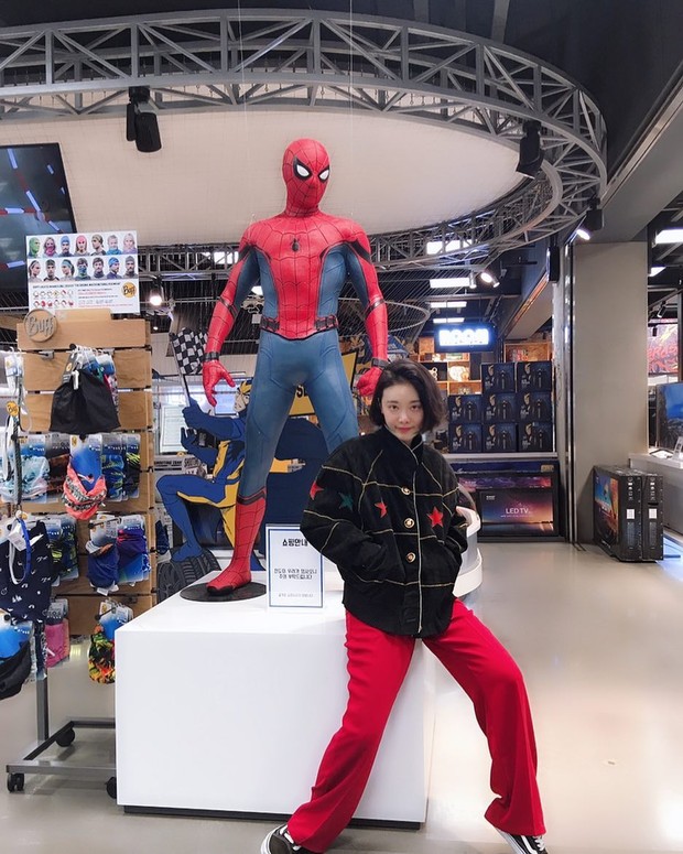 Kim Hieora saat hangout ke mall/Sumber: IG @hereare0318