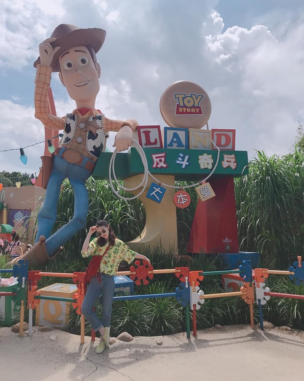 Kim Hieora saat ke taman bermain/Sumber: IG @hereare0318