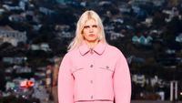 10 Koleksi Versace Fall/Winter 2023, Busana Glamour Terinspirasi Hollywood
