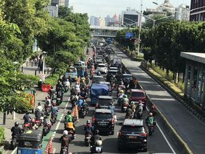 Penampakan Kepadatan di Jl Salemba Raya Arah Pasar Senen Jakpus Pagi Ini