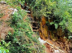 Deru Suara Diesel Tambang Emas Ilegal di Gunung Sanggabuana