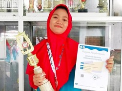 Mahasiswa Termuda SNBP Unesa 2023 Ini Tergila-gila dengan Rumus Fisika