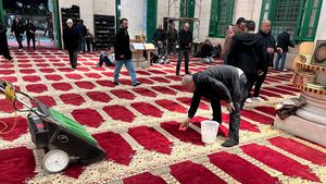 Masjid Al-Aqsa Mulai Dibersihkan Usai Serangan Polisi Israel