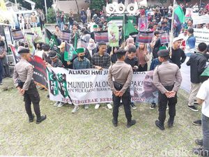 Massa Geruduk KPK, Protes Firli Bahuri Copot Brigjen Endar Massa Geruduk KPK, Protes Firli Bahuri Copot Brigjen Endar