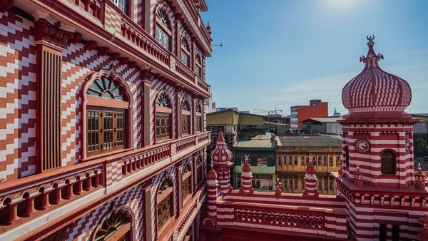 Mengagumi Uniknya Arsitektur Masjid Merah di Kolombo