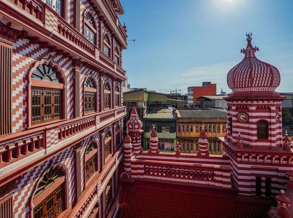 Mengagumi Uniknya Arsitektur Masjid Merah di Kolombo