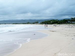 Pantai Santolo: Sejarah, Daya Tarik, Fasilitas, dan Harga Tiket
