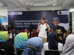 Sandiaga Uno Buka Peluang Usaha Budi Daya Ikan Air Tawar di Ciamis