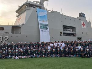 300 Pelajar Ikuti Sanlat Terapung di KRI dr Radjiman Wedyodiningrat
