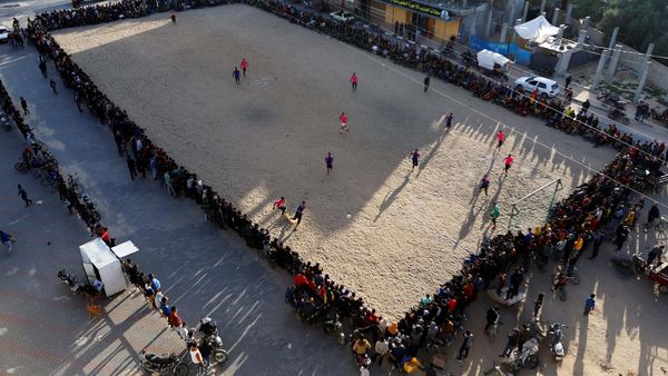 Sepakbola Jalanan, Jadi Ngabuburit Warga Rafah Palestina